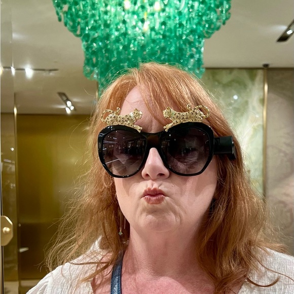 Meet your Posher, Kelly - Picture 2 of 4